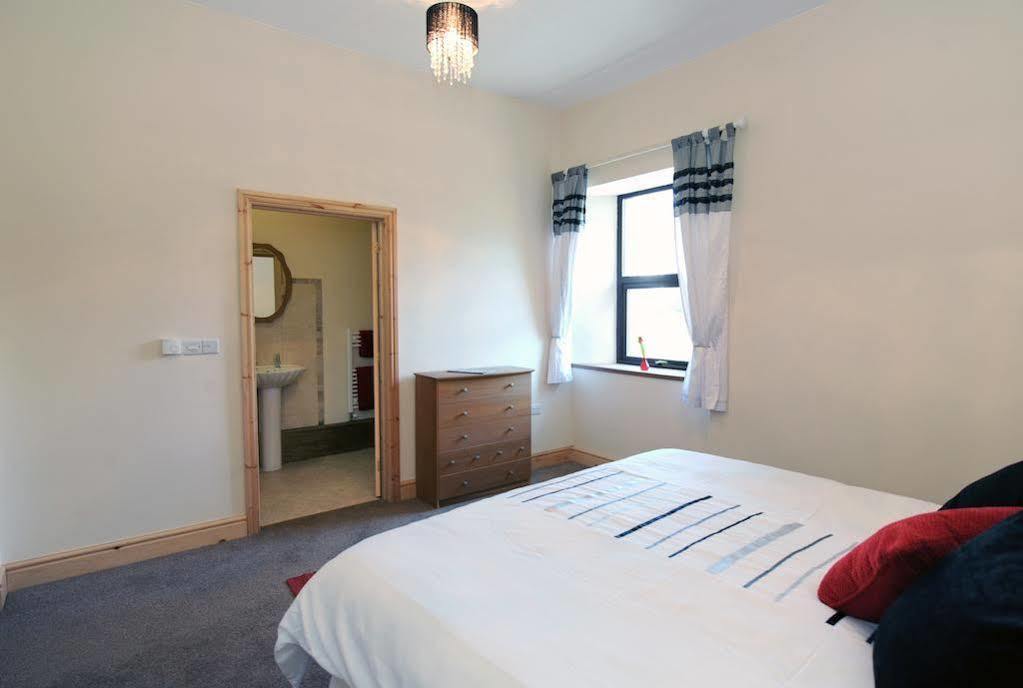 Bed and Breakfast Old Police House à Haverfordwest Extérieur photo
